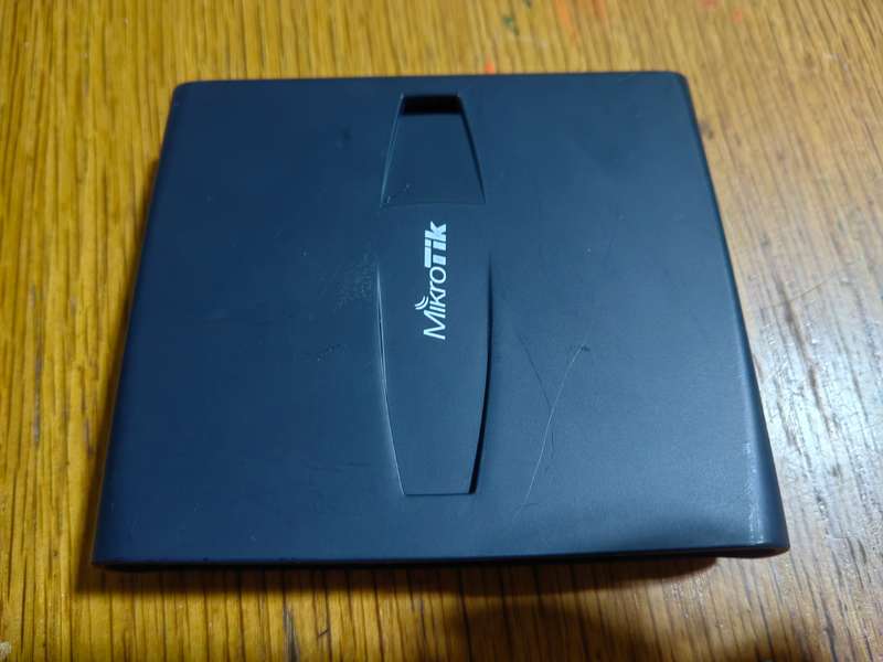 MikroTik hAP lite SOHO 2GHz WiFi Router(It does not take a SIM CARD)