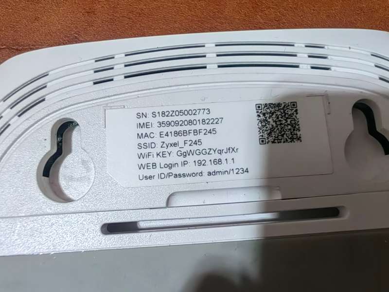 ZYXEL LTE3202-M432 ROUTER (It take a SIM CARD)