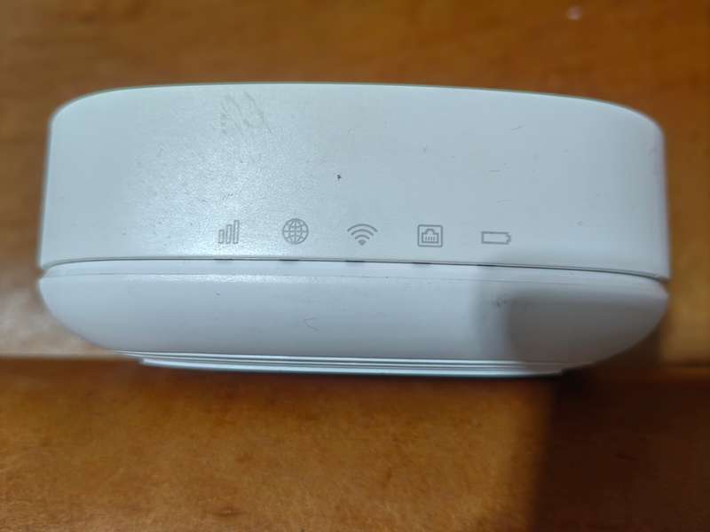 ZYXEL LTE3202-M432 ROUTER (It take a SIM CARD)