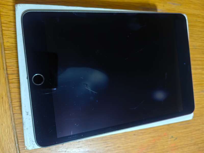 IPad Mini 5th Gen  64gig Wifi In Box