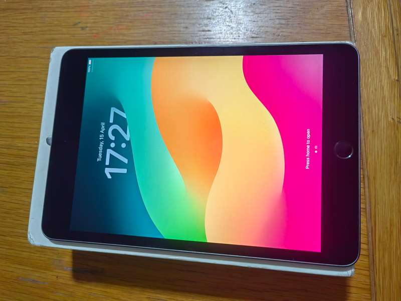 IPad Mini 5th Gen  64gig Wifi In Box