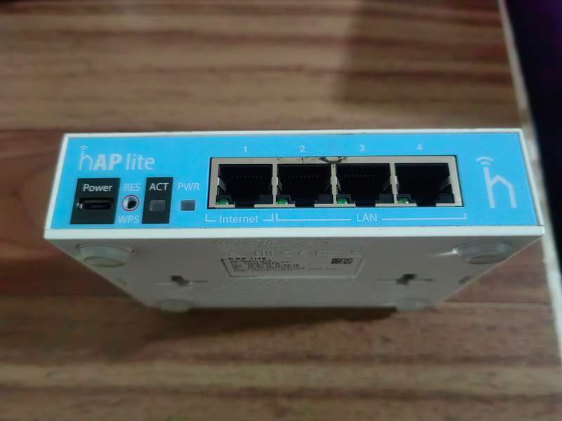 MikroTik hAP lite  (It does not take a SIM CARD)