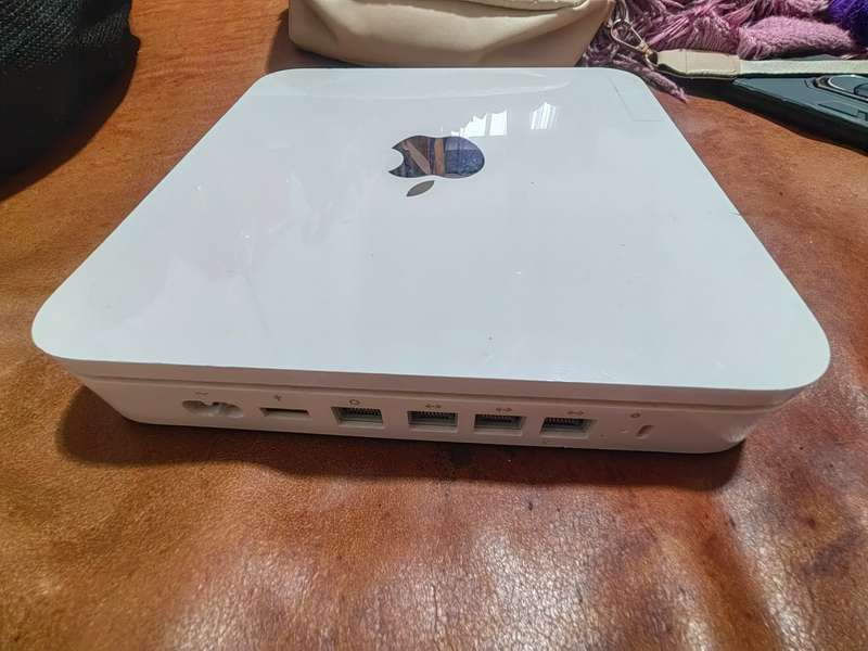 Apple  A1409 AirPort Extreme Base Station Dual Band Wireless Wi-Fi Router
