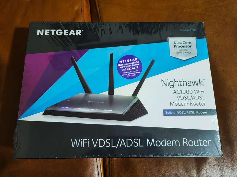 NETGEAR Nighthawk AC1900 model D7000v2, Doesn`t take a sim - SEALED