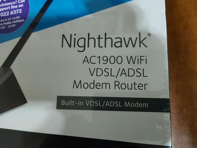 NETGEAR Nighthawk AC1900 model D7000v2, Doesn`t take a sim - SEALED