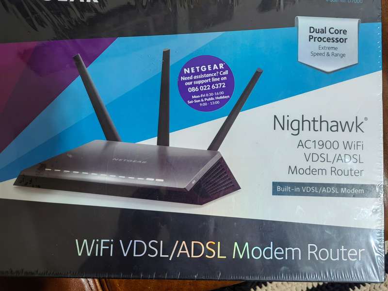 NETGEAR Nighthawk AC1900 model D7000v2, Doesn`t take a sim - SEALED