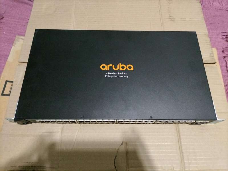 HP Aruba 2530 J9775A  - network switch