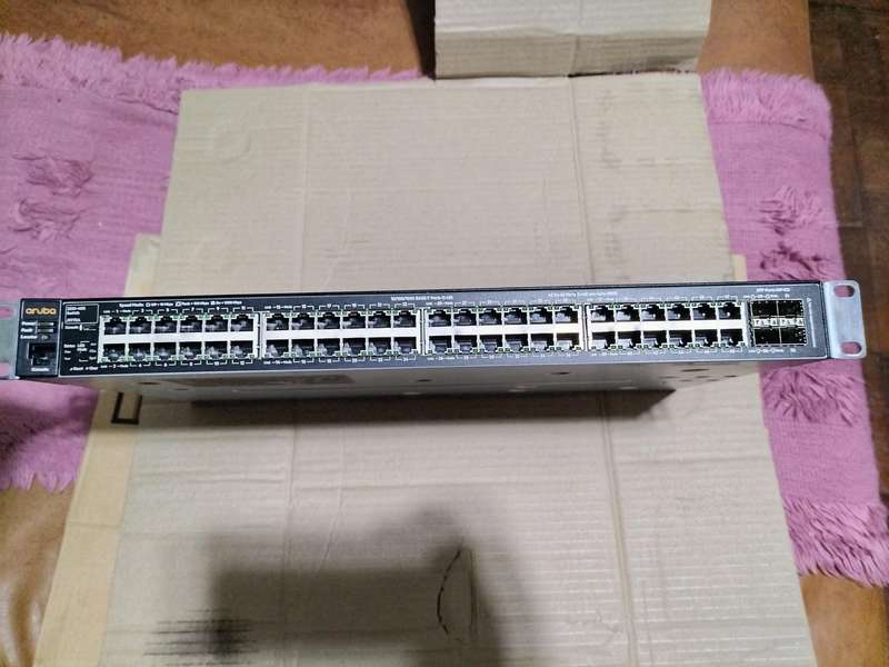 HP Aruba 2530 J9775A  - network switch