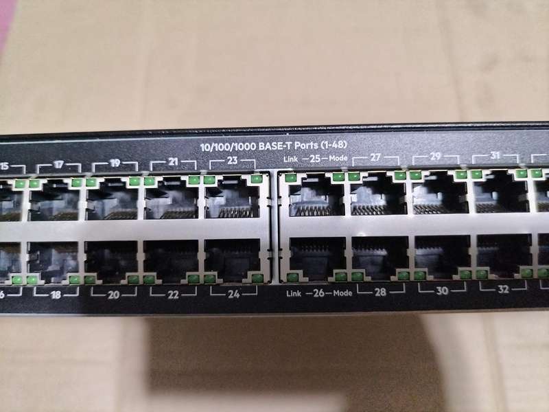 HP Aruba 2530 J9775A  - network switch
