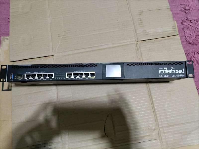 MikroTik  routerboard RB 3011 UiAS-RM