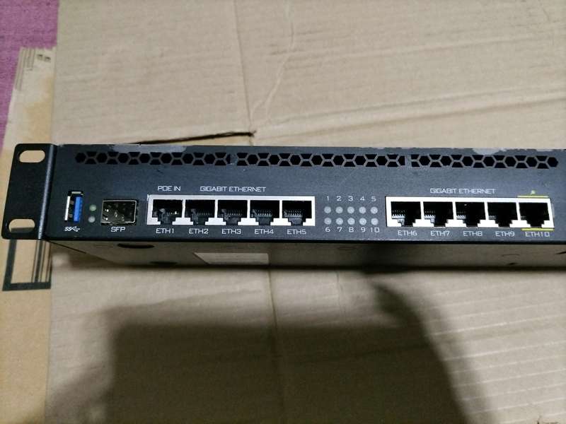MikroTik  routerboard RB 3011 UiAS-RM