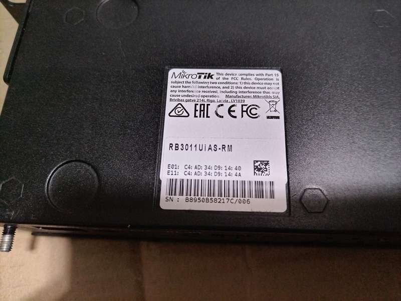 MikroTik  routerboard RB 3011 UiAS-RM