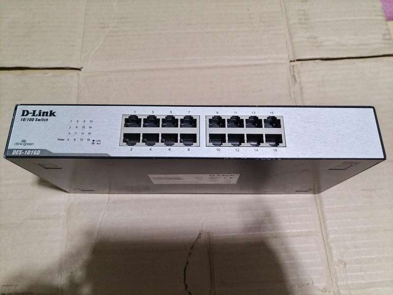 D-LINK  SWITCH DES-1016D