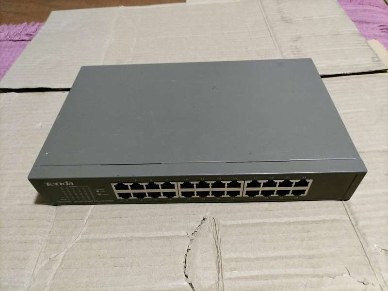 Tenda TEG1024D network switch