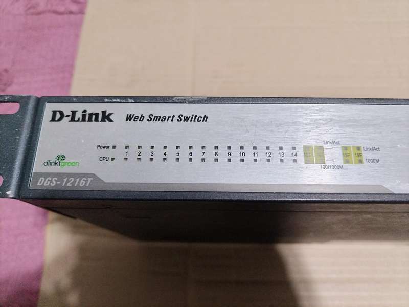 D-LINK  SWITCH DGS-1216T