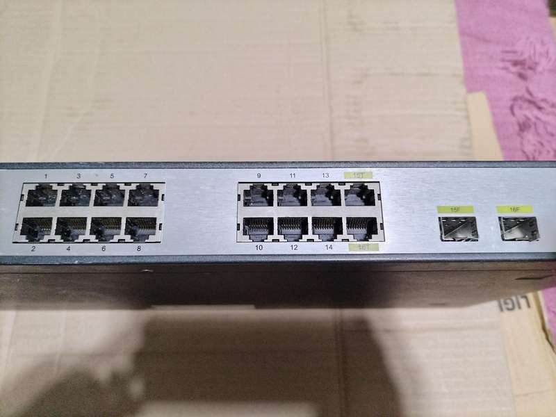 D-LINK  SWITCH DGS-1216T