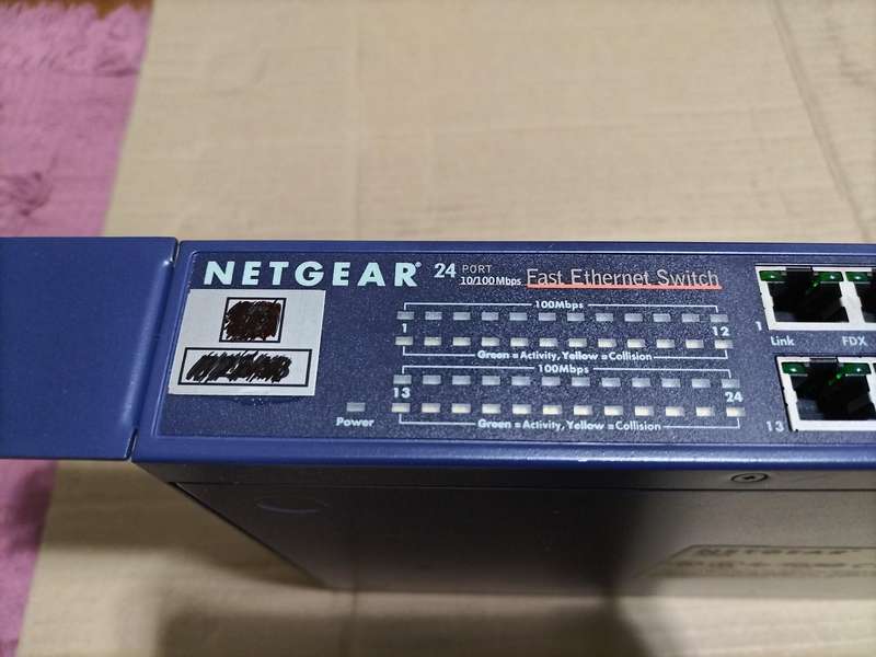 Netgear FS524  - network switch