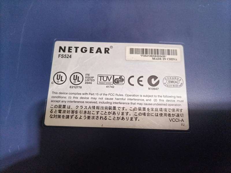 Netgear FS524  - network switch