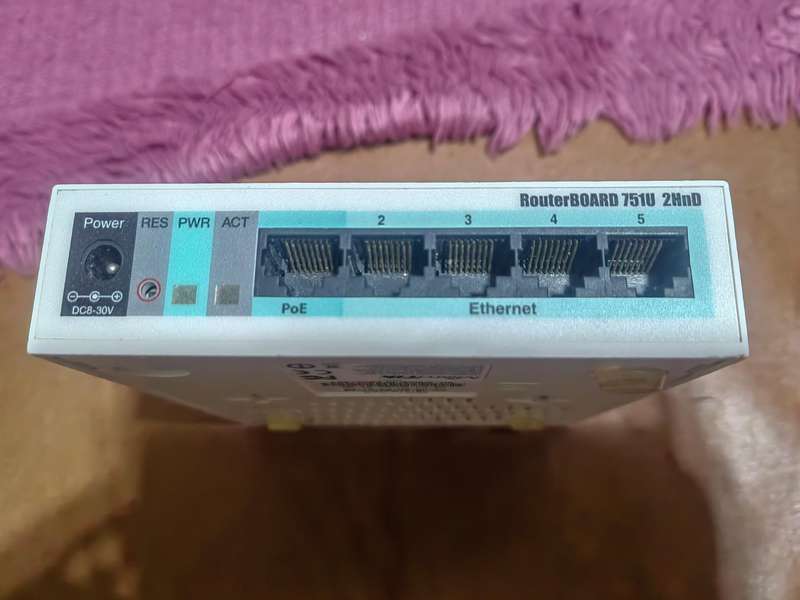 MikroTik  routerboard RB751Ui-2HnD network switch