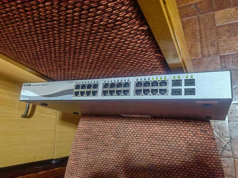 D-LINK  SWITCH DGS-1210-24