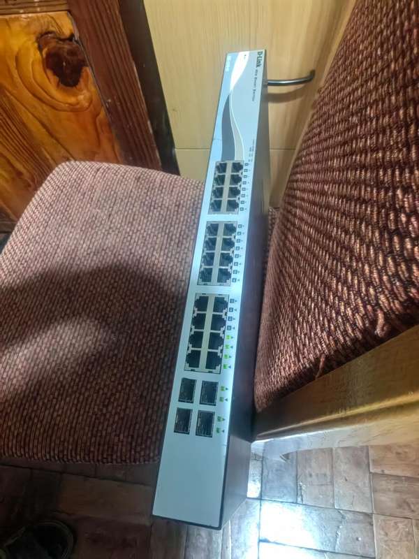 D-LINK  SWITCH DGS-1210-24