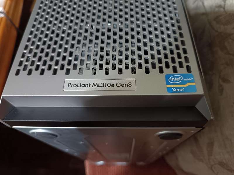 HP Proliant ML310e Gen 8 SERVER