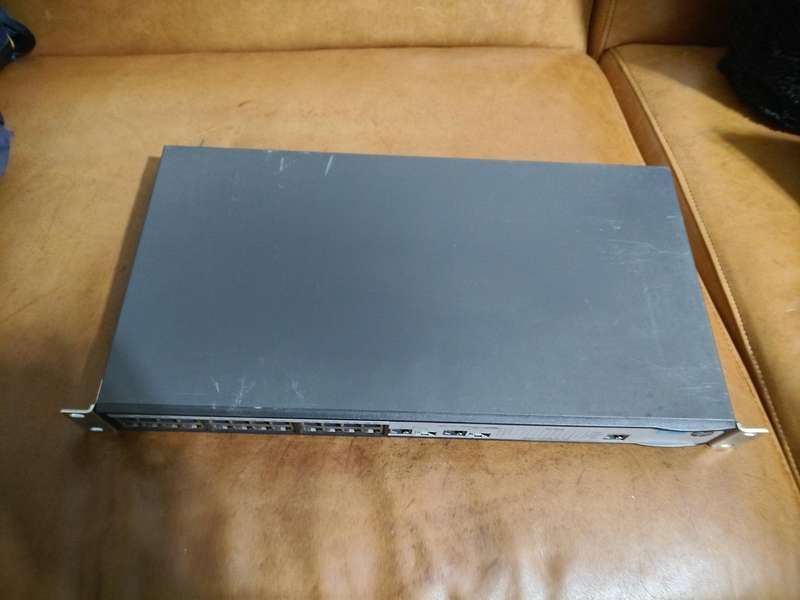 HP 1910-24 PoE  - JG539A- network switch