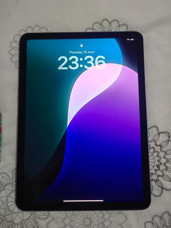 IPad Air 5th gen A2588 256GB