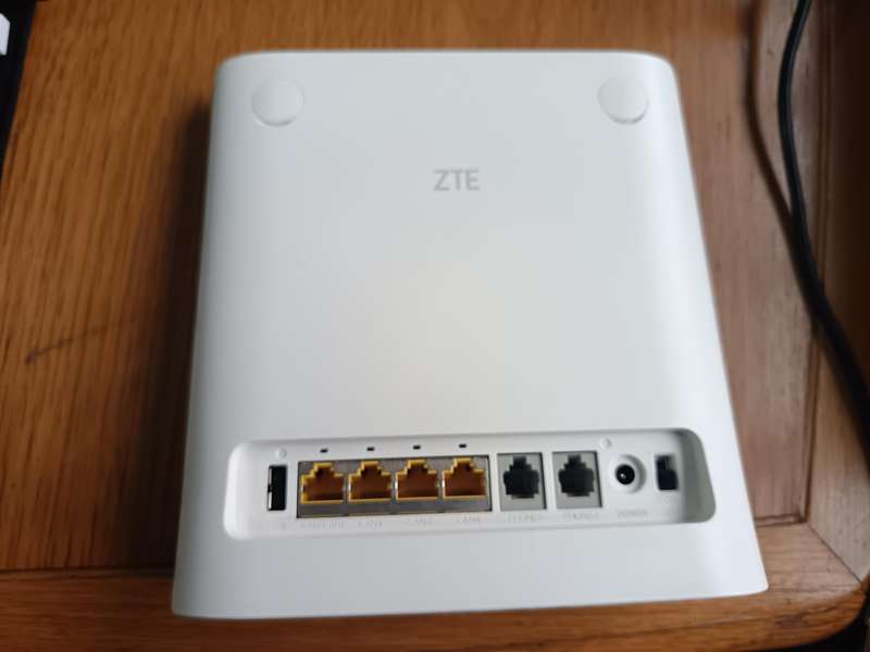 ZTE MF286R LTE Wireless Router to Power 4G Data Access MTN ONLY