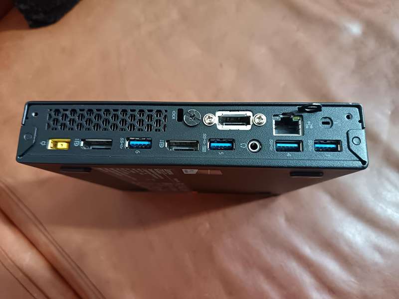 ThinkCentre 24 gen 4 Monitor with PC