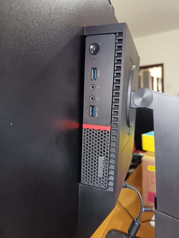ThinkCentre 24 gen 4 Monitor with PC