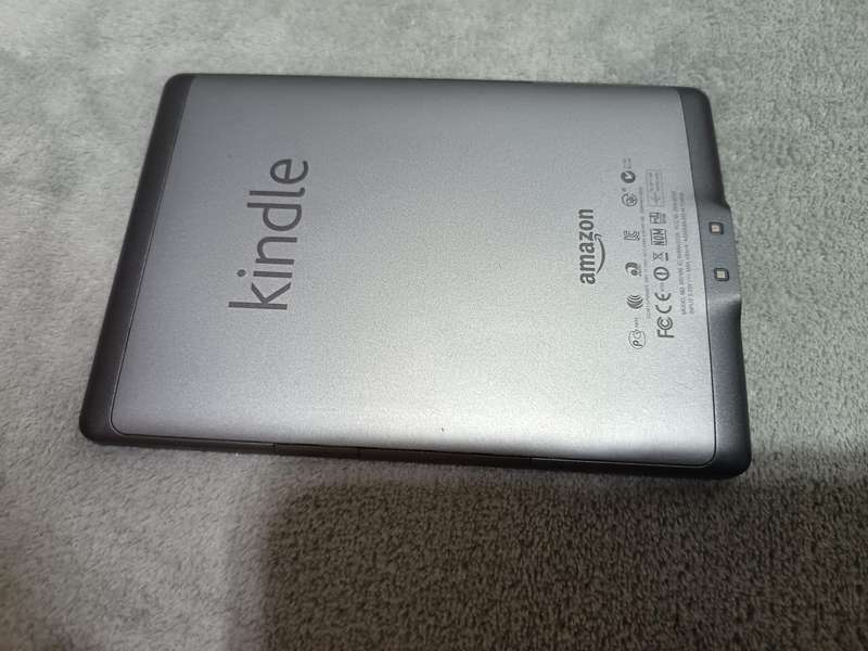 AMAZON KINDLE  D01100 4th gen 2GB STORAGE