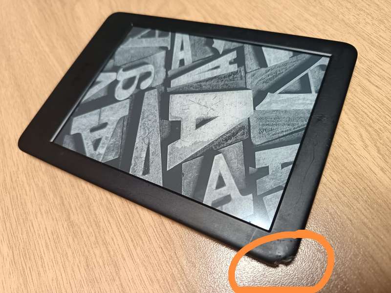 Amazon Kindle e-reader Wi-Fi 8GB 10th Gen - Model G090VB