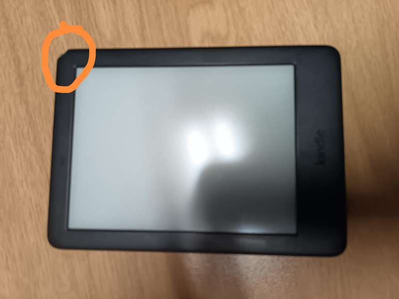 Amazon Kindle e-reader Wi-Fi 8GB 10th Gen - Model G090VB
