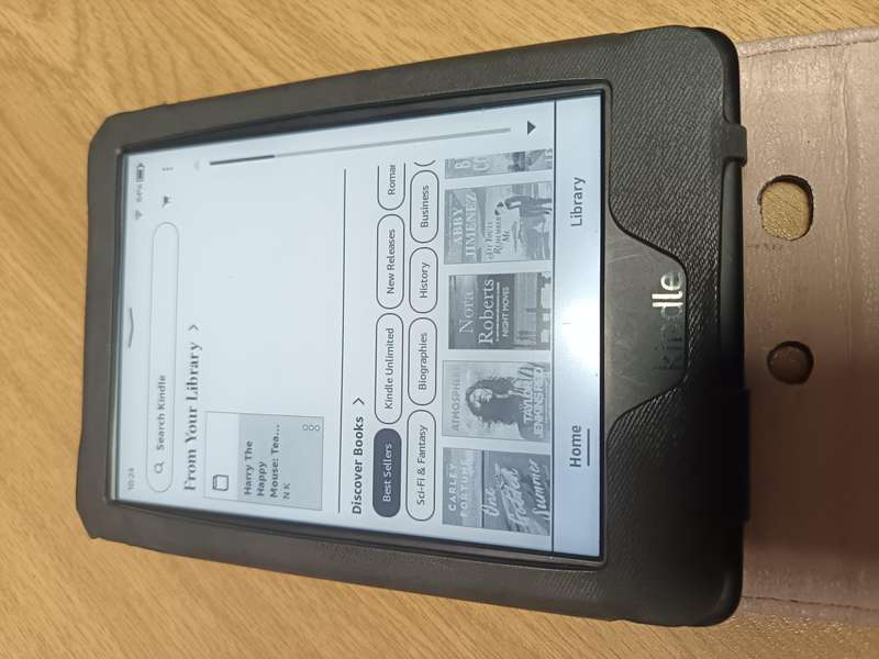 Amazon Kindle e-reader Wi-Fi 8GB 10th Gen - Model G090VB