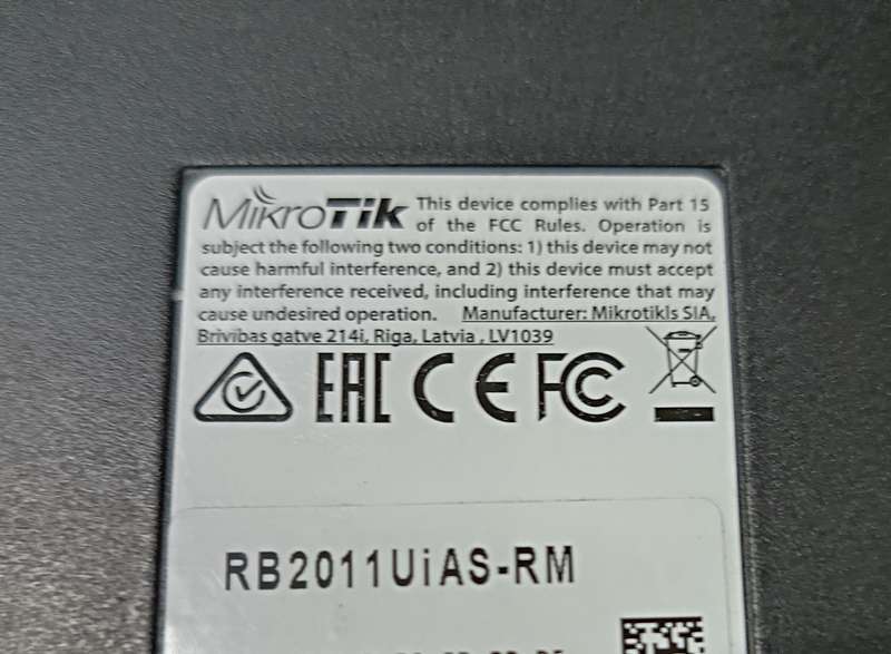 MikroTik RB2011UiAS-RM Routerboard Rackmount 5xLAN 5xGbit LAN 1xSFP -  network switch