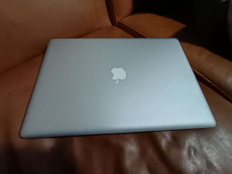 MacBook Pro , 17inch  Mid 2010 500GB and 4GB RAM