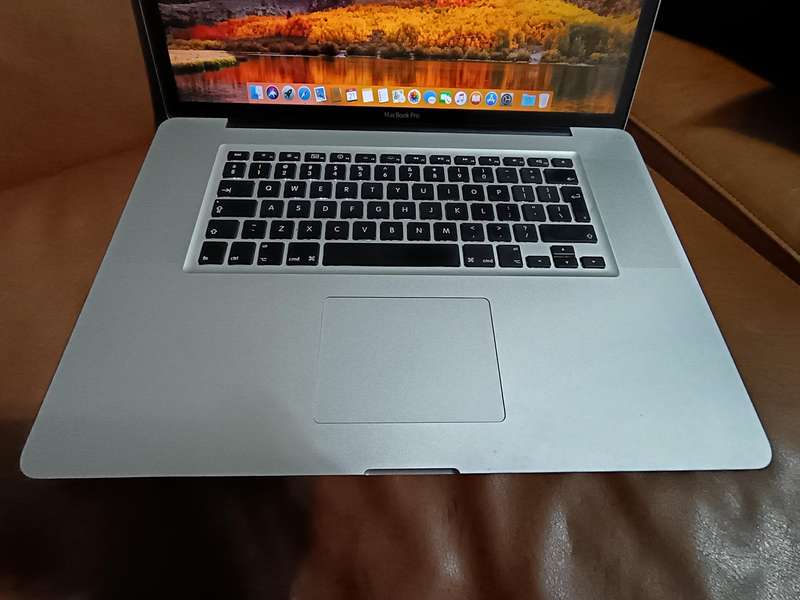 MacBook Pro , 17inch  Mid 2010 500GB and 4GB RAM