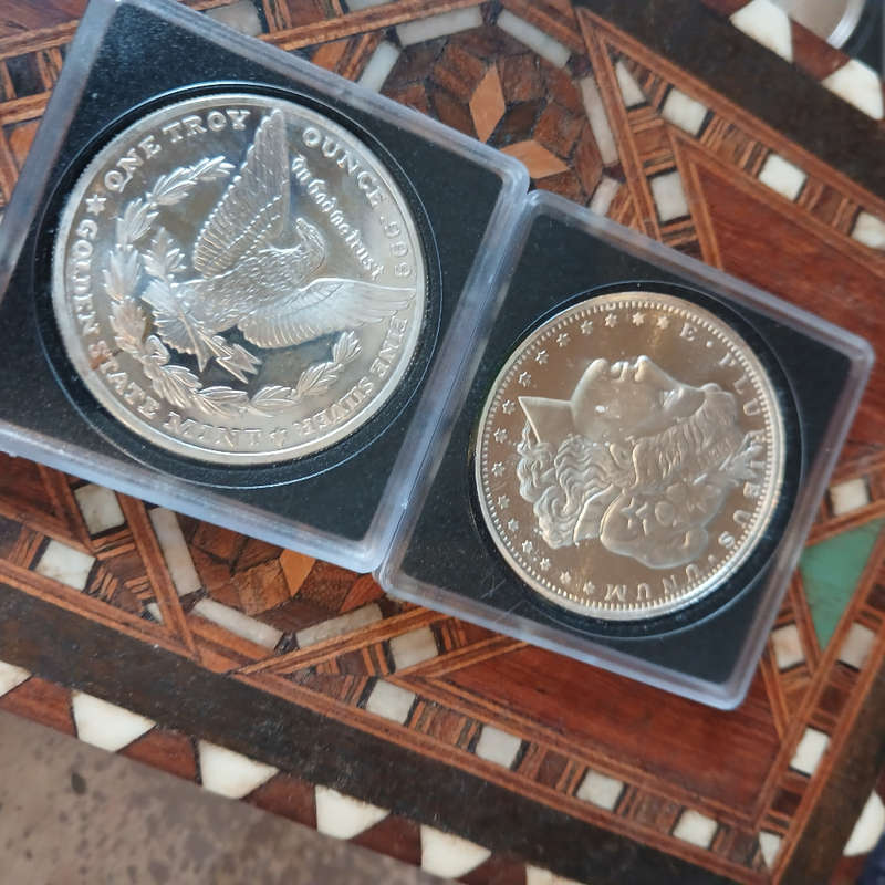 8 x 1 oz silver rounds