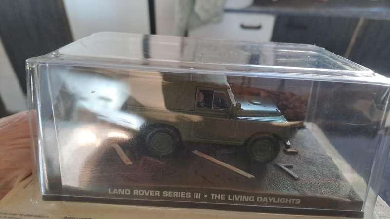 007 Fabbri 1/43 Scale Diecast - Land Rover Series III - The Living Daylights