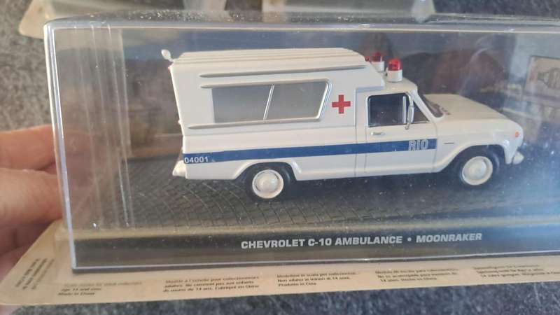 007 James Bond Car Collection #96 Chevrolet C10 ambulance (Moonraker)