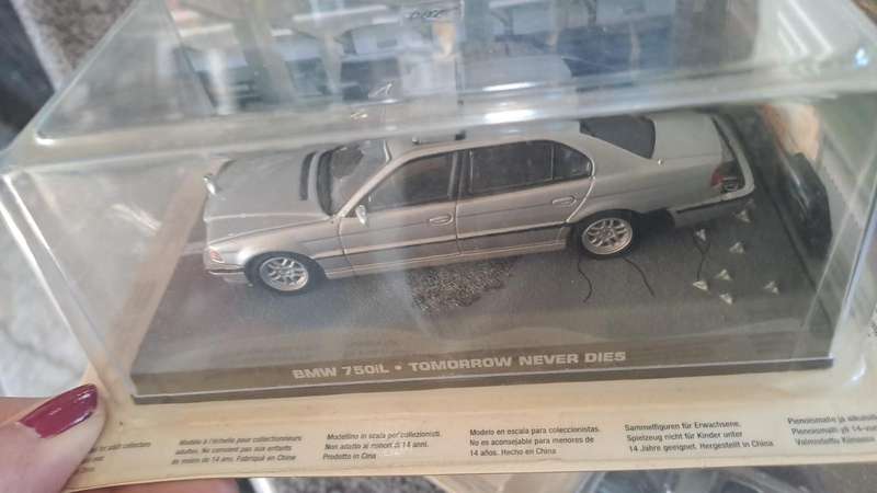 James Bond 007 BMW 750iL - Tomorrow Never Dies Model Car Scale 1:43