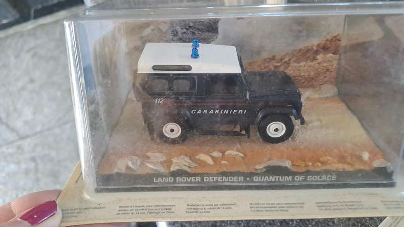 007 Fabbri 1/43 Scale Diecast - Land Rover Defender - Quantum of Solace