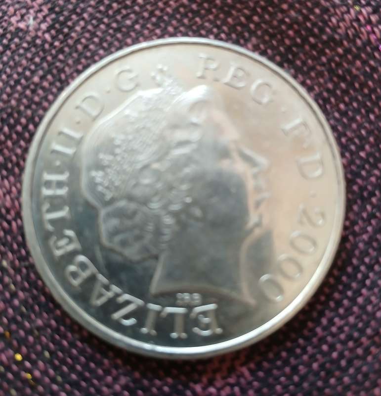 2000 Great Britain £5 Coin  100th Anniversary of Queen Elizabeth The Queen Mother