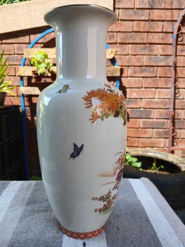 Shibata Tall Japanese Vase  Floral, Butterflies & Birds, Gold Trim, Exquisite Detail