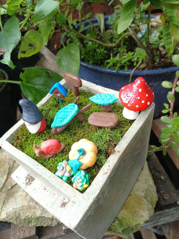 Gnome Garden Decoration Set  Handmade Polymer Clay Gnome & Miniature Accessories (3cm Gnome)