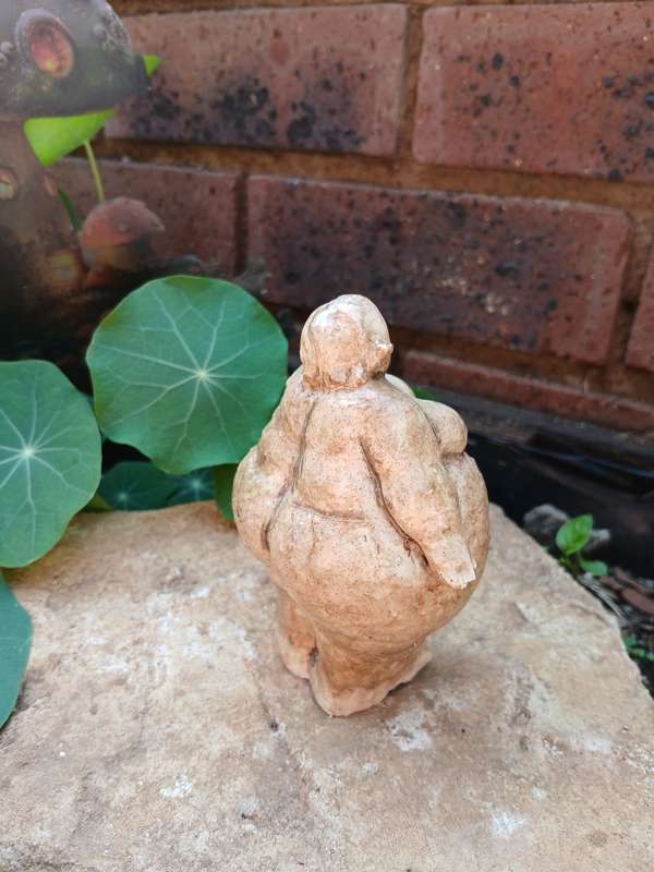 Hand-Cast Voluptuous Lady Statue  11cm Concrete Garden & Indoor Decor