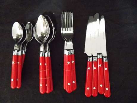 Set of Plastic and Stainless Steel Cutlery Set