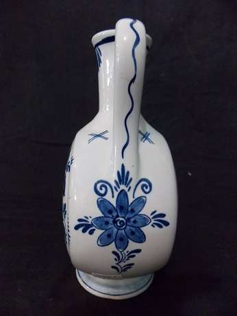 Blauw Delft Flask