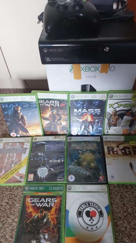 XBOX 360 + 1 CONTROLLER + 10 GAMES - GOOD CONDITION